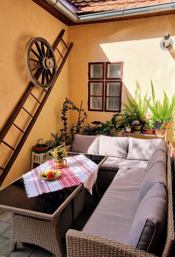 Apartment In A Historical House In The Center Of Levoca Exterior photo
